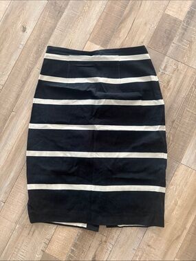 Banana Republic Black and White Striped Pencil Skirt 4P